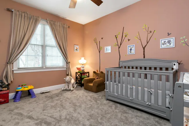 Babyzimmer - sichere Kunst oder Spiegel