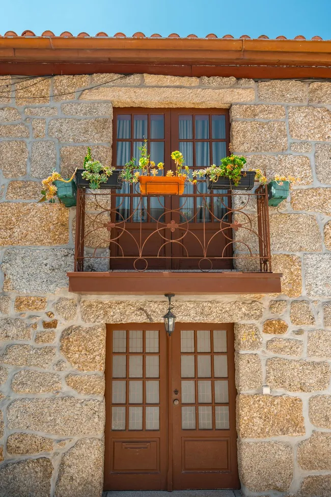Wie richte ich einen kleinen Balkon gemütlich ein?