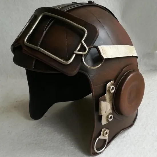 Blechmodell WW2 Pilotenhelm Lederoptik braun Vintage – 20×18×19 cm