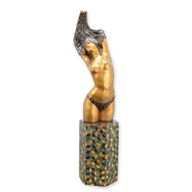 Bronze-Aktskulptur Frau auf buntem Sockel