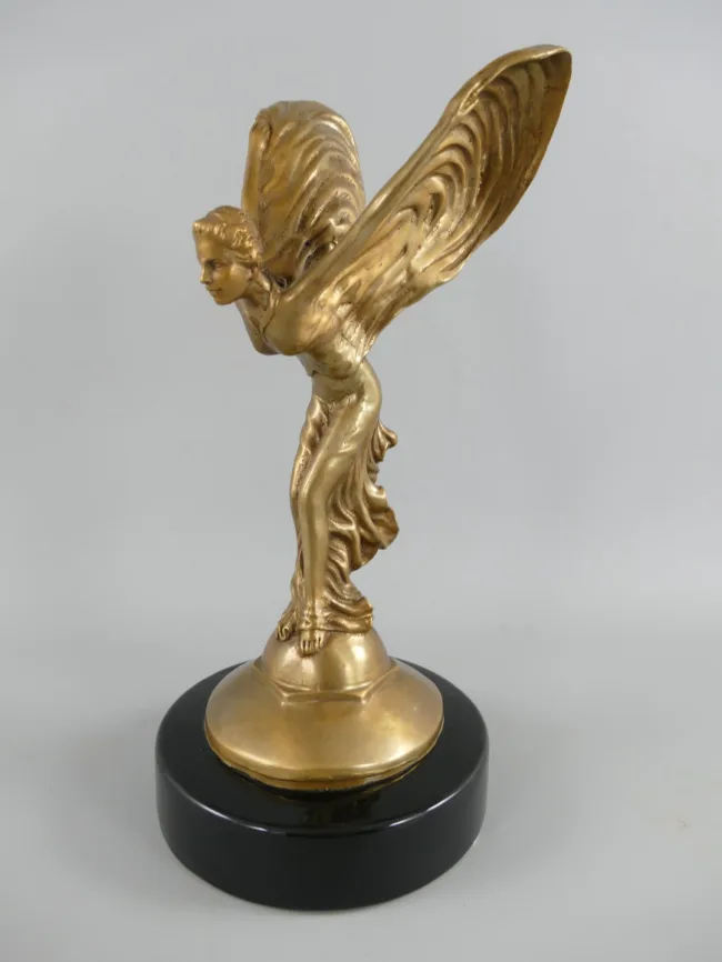 Bronze Emily fliegende Figur vergoldet 33 cm hoch