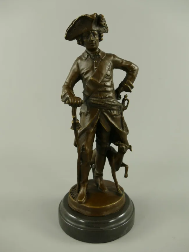 Bronze Friedrich II als Jaeger mit Hund 30 cm hoch auf Marmorsockel