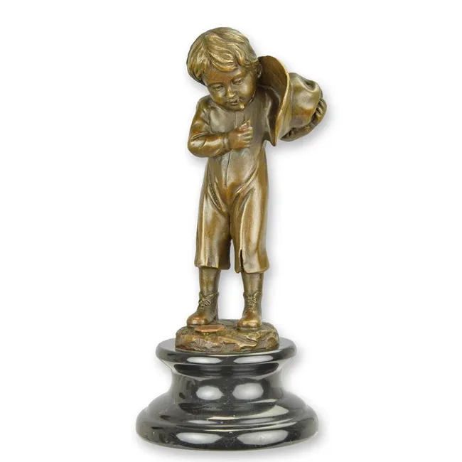 Bronze Skulptur Junge zündet Zigarette an 22 cm