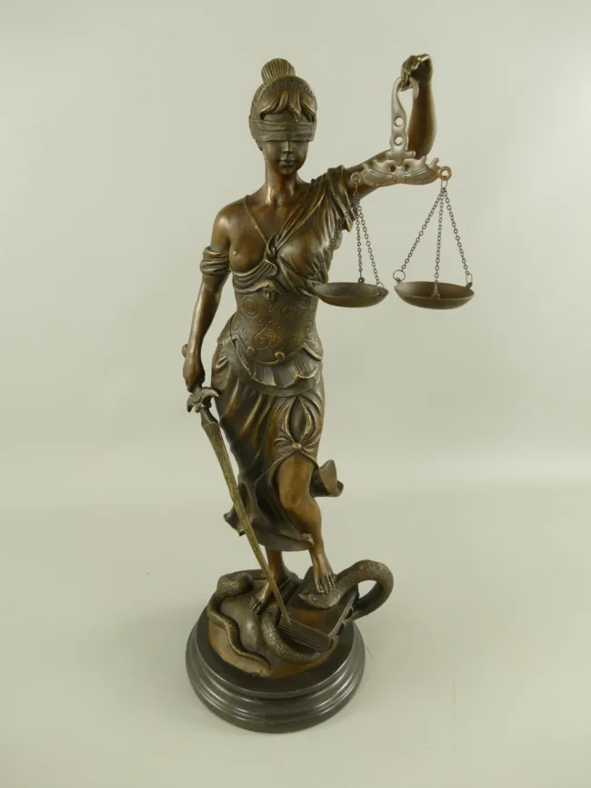 Bronze-Justitia mit Waage und Schwert 58 cm hoch