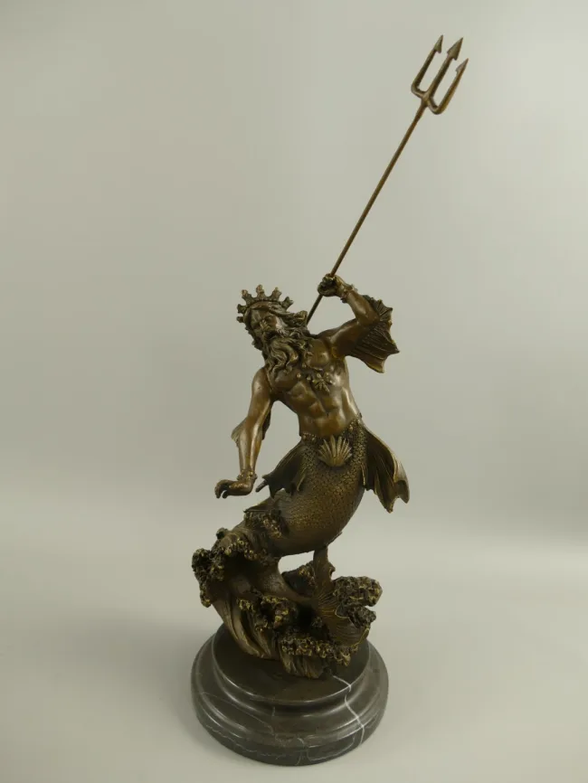 Bronze Neptun / Poseidon mit Dreizack – Meeresgott auf rundem Marmorsockel
