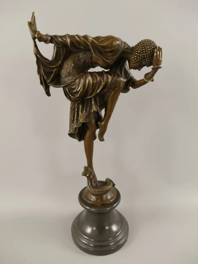 Bronze orientalische Taenzerin mit Schwert und Schale 44 cm