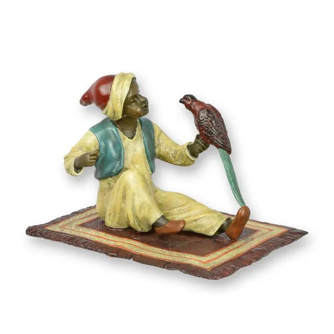 Bronzeskulptur Junge mit Papagei auf dem Arm