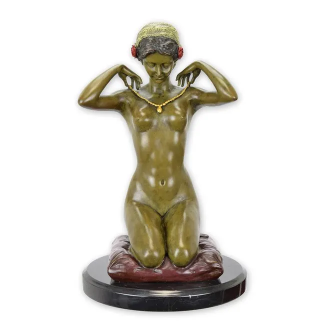 Bronze Skulptur Neue Halskette – weibliche Figur mit Schmuck