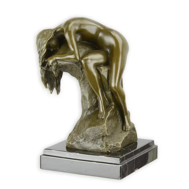 Bronzeskulptur Schlafender Weiblicher Akt