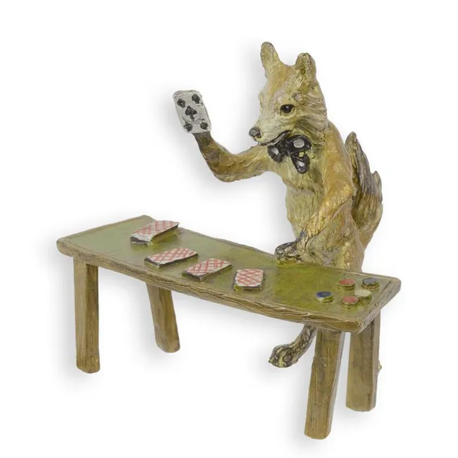 Bronzefigur Fuchs am Kartentisch spielend Skulptur