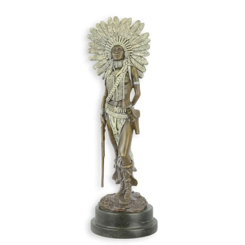 Bronzefigur indigene Frau mit Gewehr