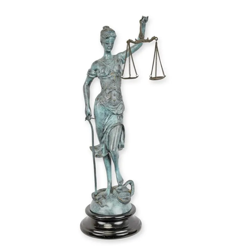 Bronzefigur Justitia mit Waage grüne Patina
