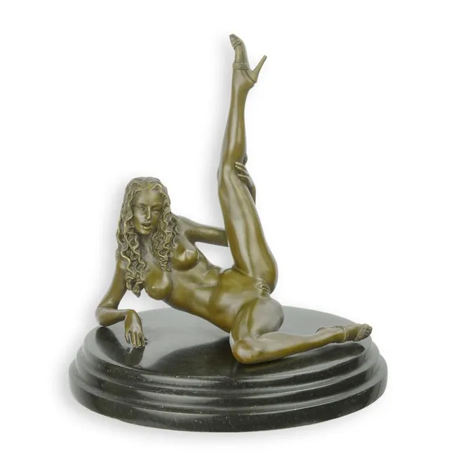 Bronzefigur liegender weiblicher Akt