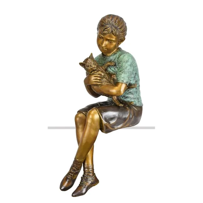 Bronzefigur Maedchen mit Katze sitzend