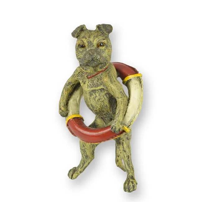 Bronzefigur Mops mit Rettungsring sommerliches Stueck Skulptur