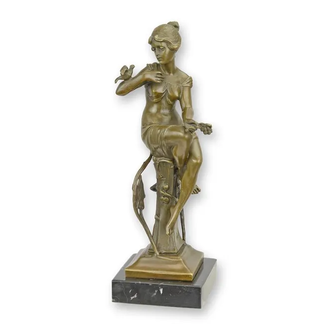 Bronzefigur sitzende Dame - Hoehe 22,5 cm