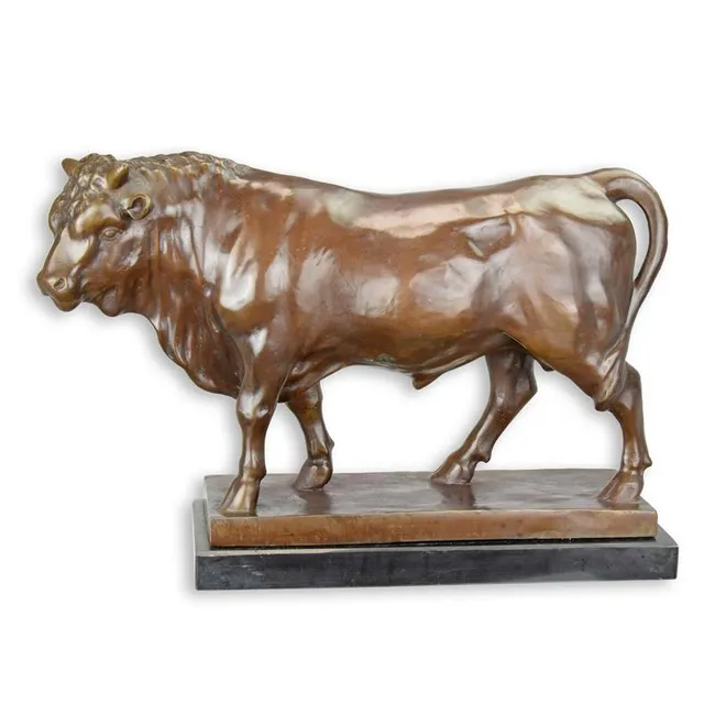 Bronzene Stierskulptur – kraftvoll und anatomisch präzise