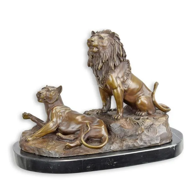 Bronzeskulptur Loewe und Loewin ruhend auf Marmorsockel