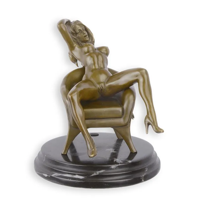 Erotische Bronzefigur nackte Frau im Sessel auf Marmor 19,7 cm