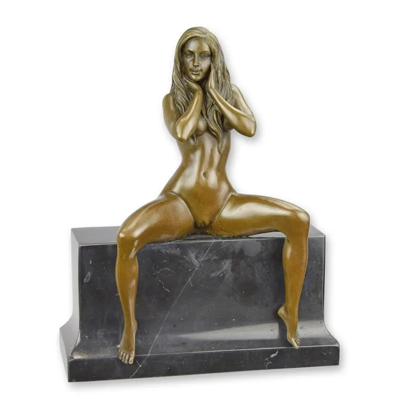 Erotische Bronzefigur sitzende nackte Frau auf Marmor 25,5 cm