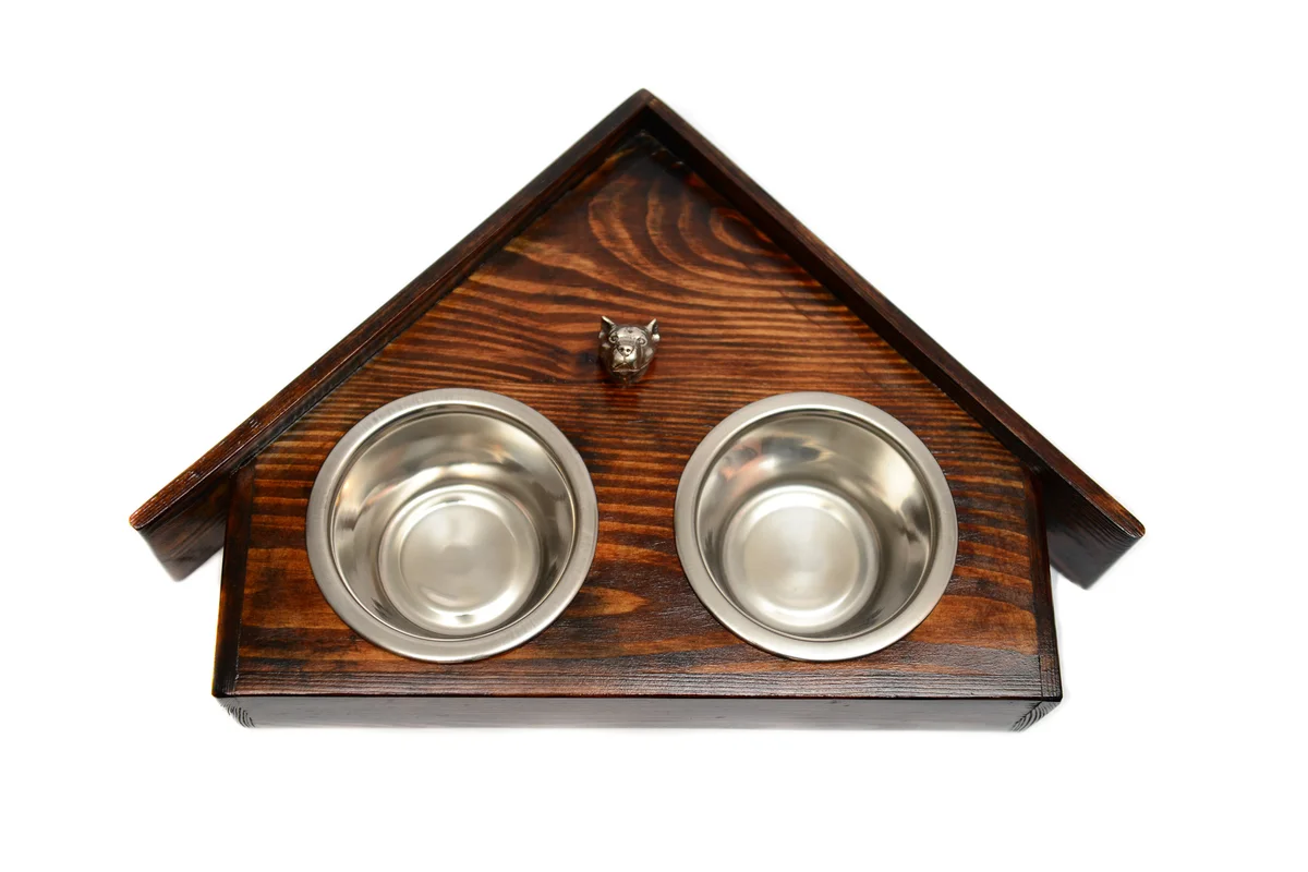 Holz-Futternapfhalter mit American Staffordshire Terrier Emblem