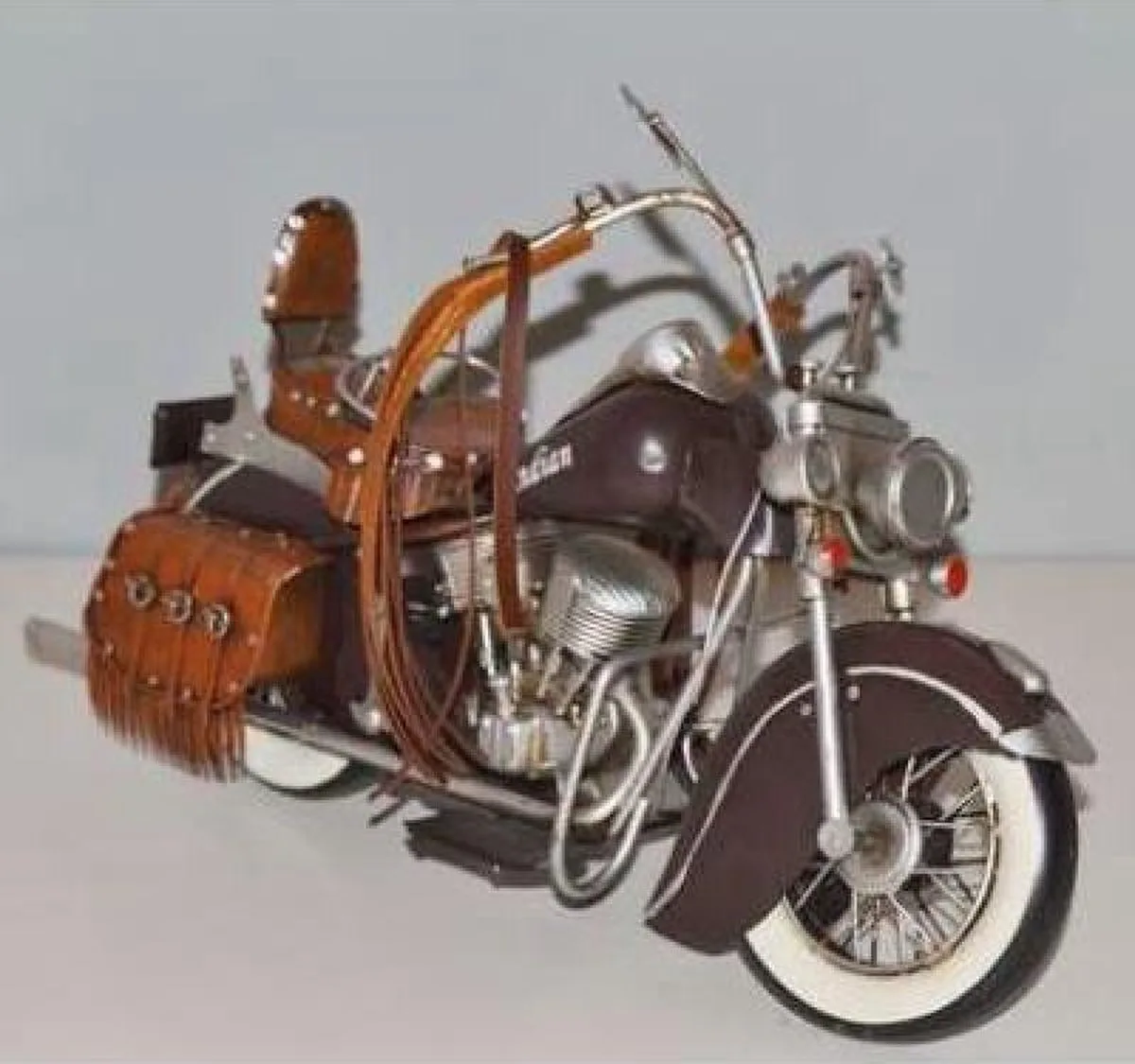 MadDeco Blechmotorrad Indian mit Ledersatteltaschen 31x15x23 cm
