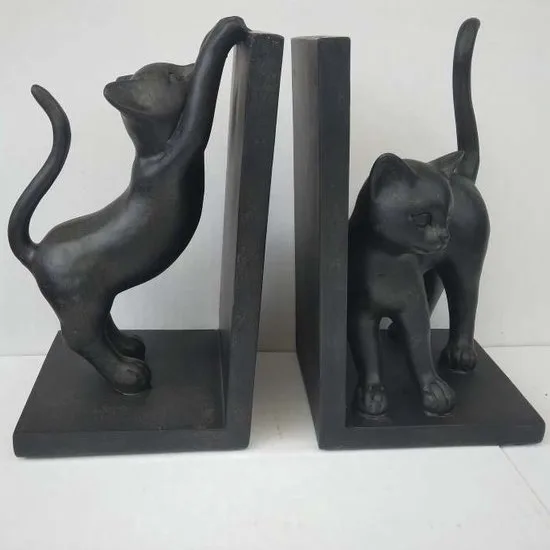 MadDeco Buchstützen Katzen Polystone mattschwarz spielend – 2er-Set