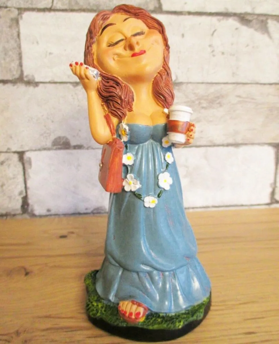 MadDeco IT-Mitarbeiterin Figur Warren Stratford Polyresin 7x8x17 cm