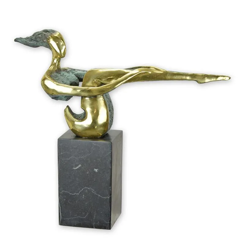 Modernistische Bronzefigur Frauenakt poliert gold
