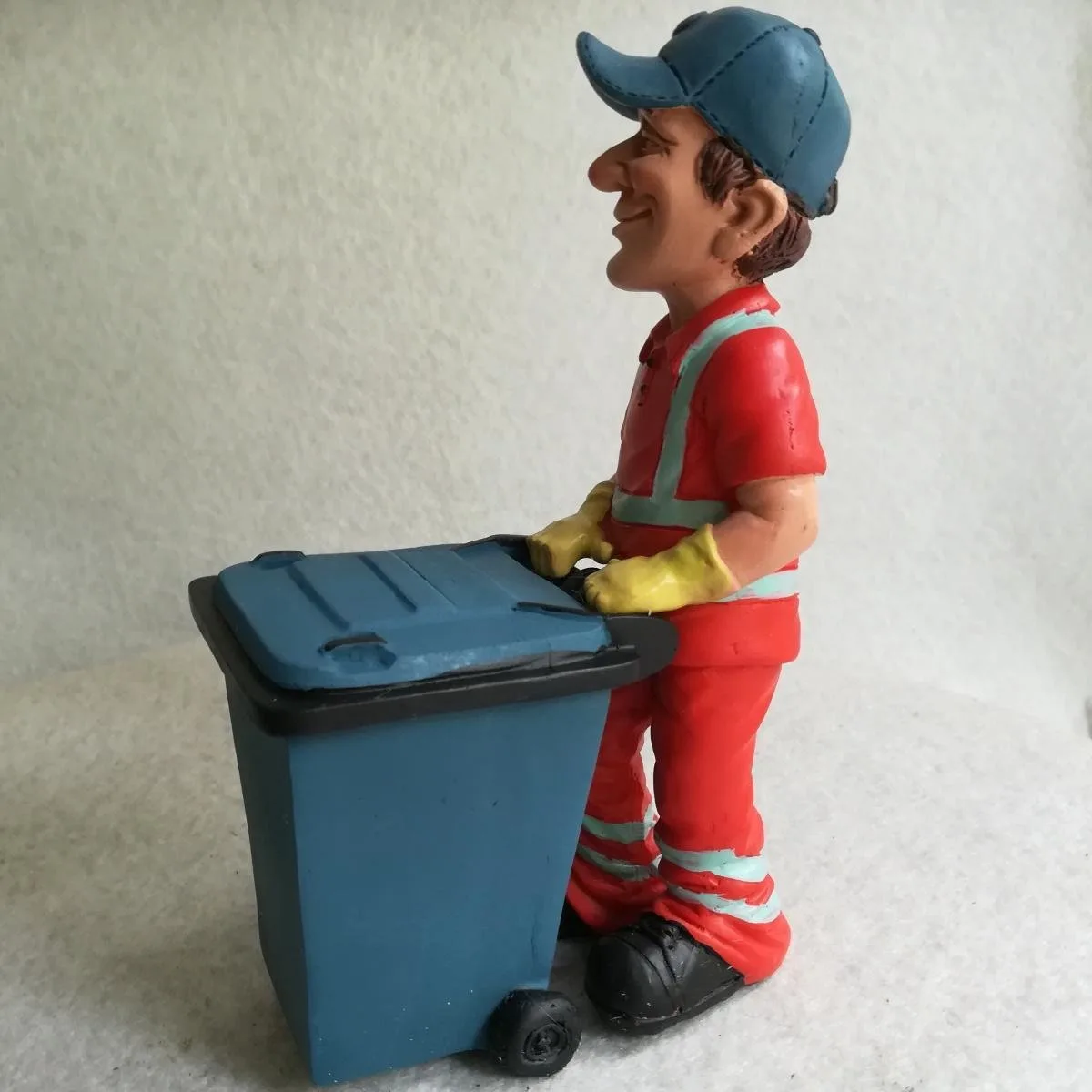 Warren Stratford Müllmann Figur Polyresin – Funny Life 10×7×17 cm